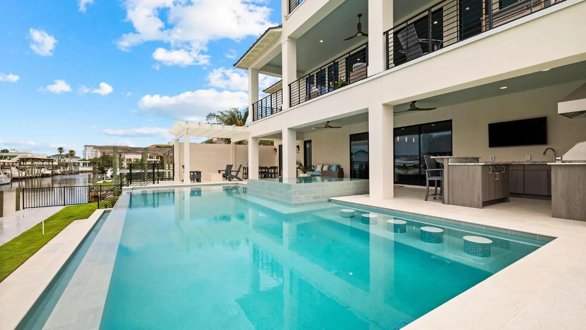 The Destin Boathouse Villa 0*,