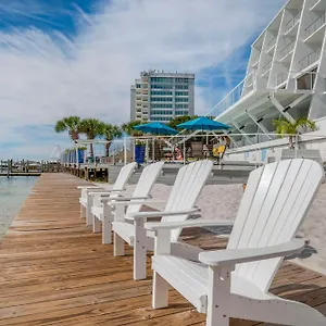 On Harbor Hotel